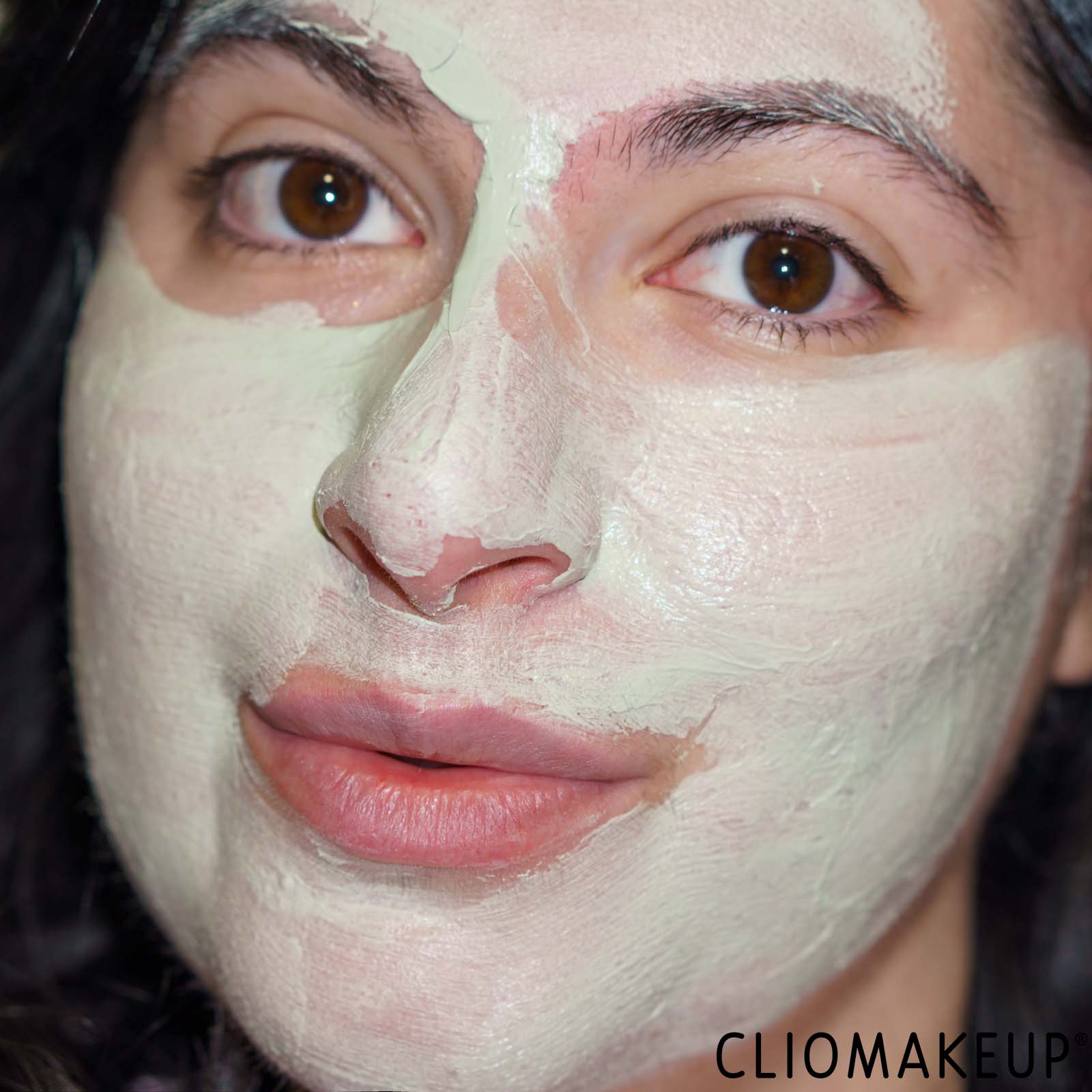 recensione-maschera-viso-gyada-cream-mask-detox-e-anti-imperfezioni-applicazione