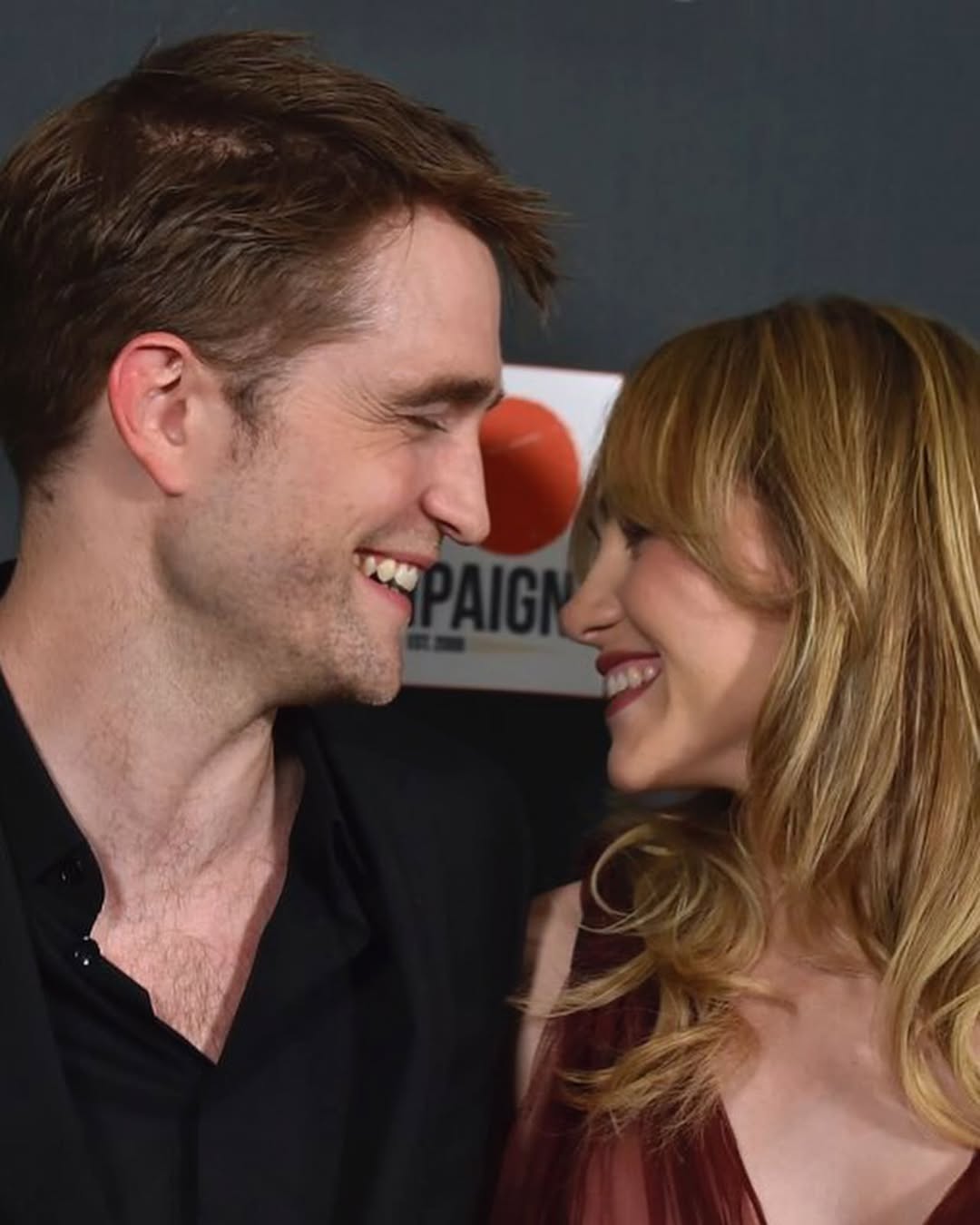 robert-pattinson-suki-waterhouse-sposati-innamorati